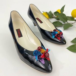 Vintage 80s 3-D Flower Brooch Kitten Heel Pumps Patent Leather Black 6.5 Decora